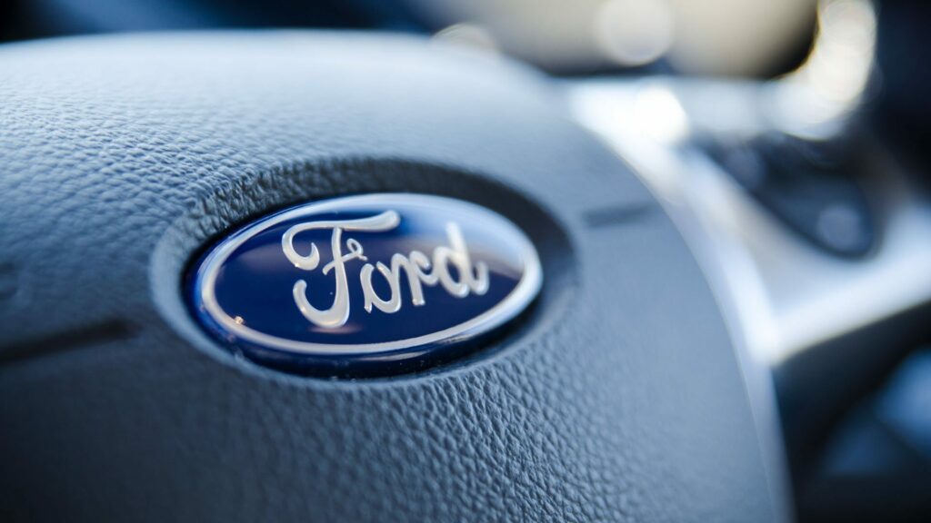 La falta de logos para coche en Ford es sólo la punta del iceberg