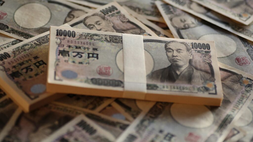 El Yen en mínimos históricos, ¿Podrán reflotar su economía?