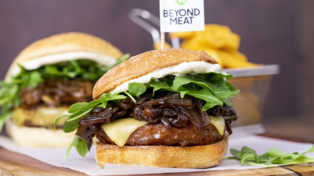 Beyond Meat suspende a uno de sus directivos por morder lo que no debía