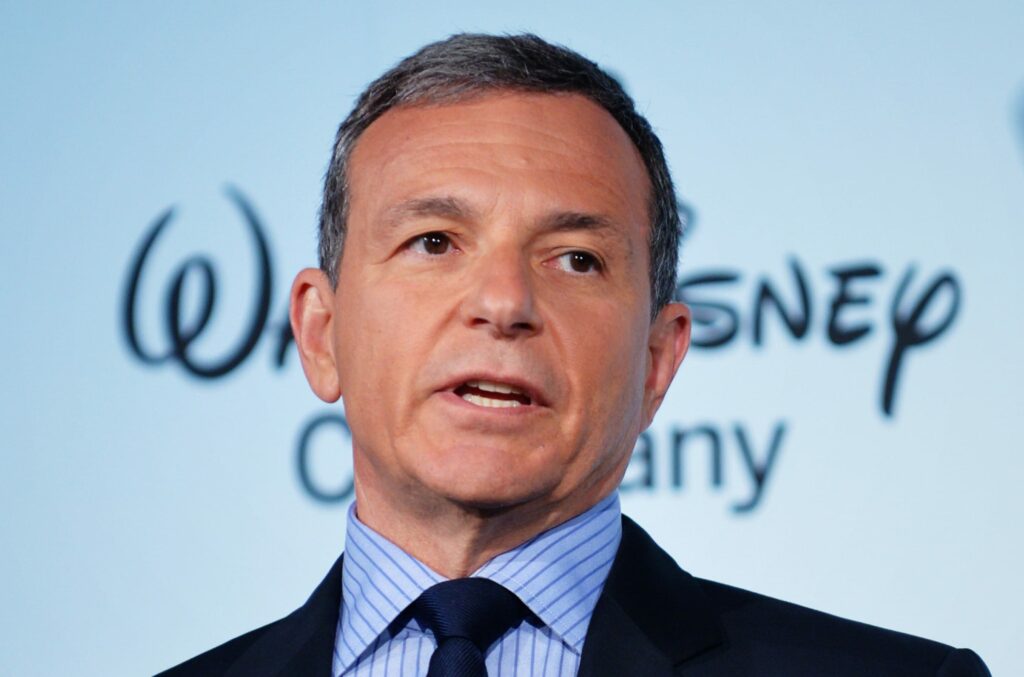 Disney despide a Bob Chapek y vuelve a contratar a Bob Iger